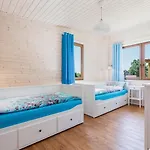Comfortable No 12 , Summer Pool Rewal